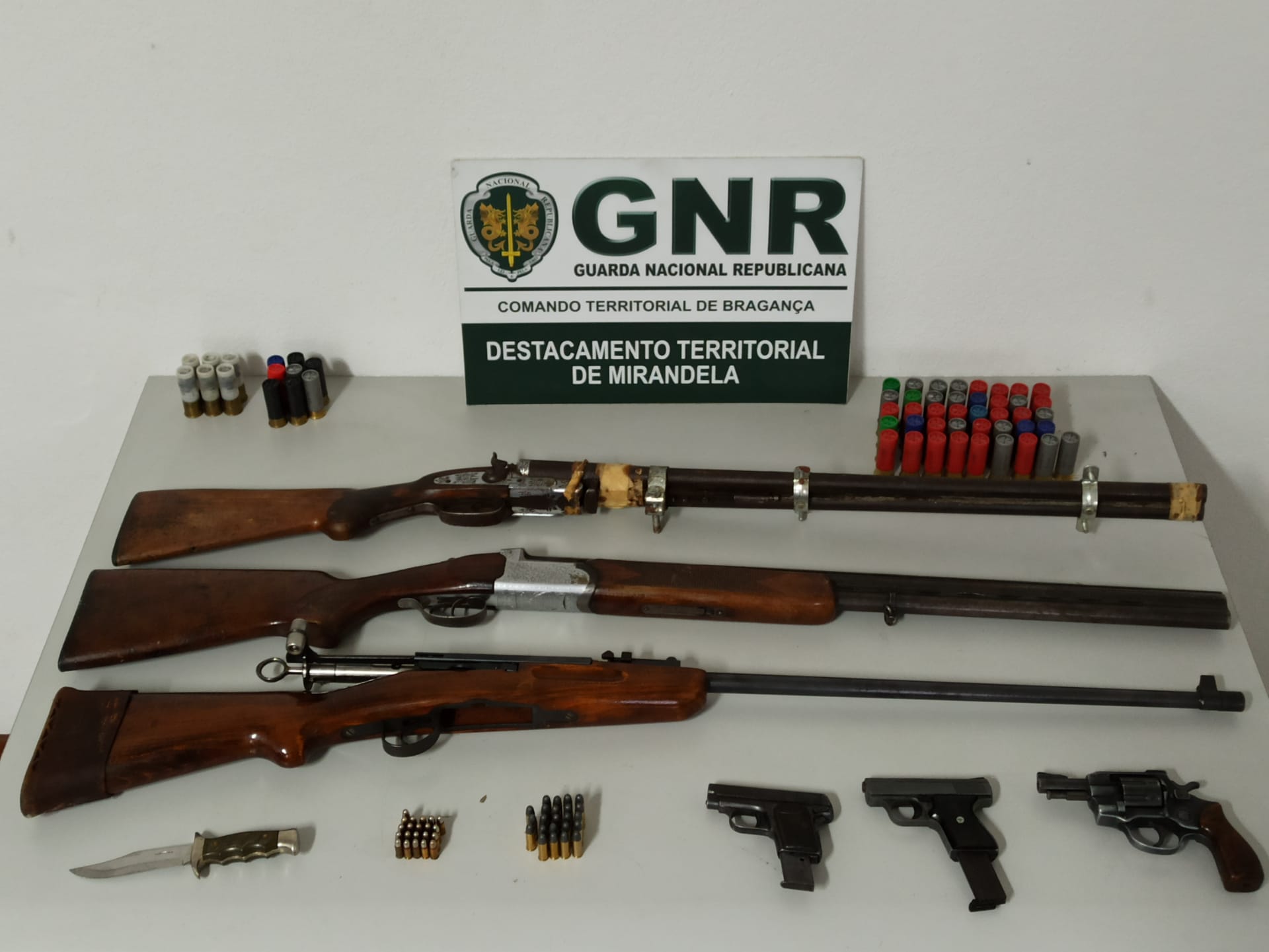 Idoso detido pelo crime de arma proibida