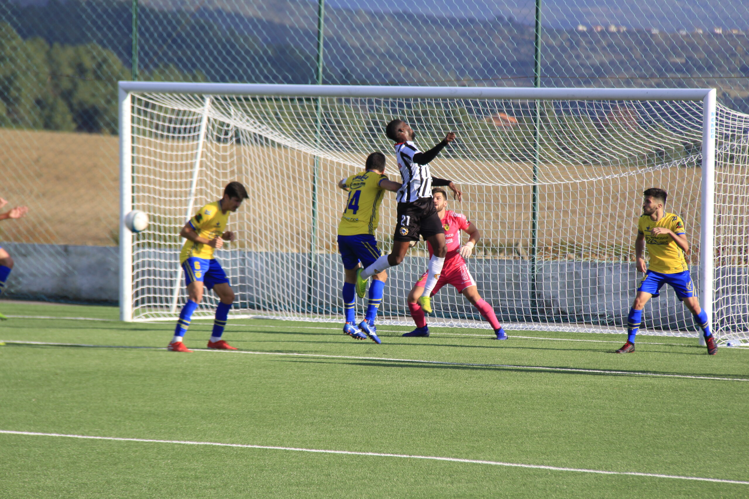 Rebordelo ‘cai de pé’ na Taça de Portugal