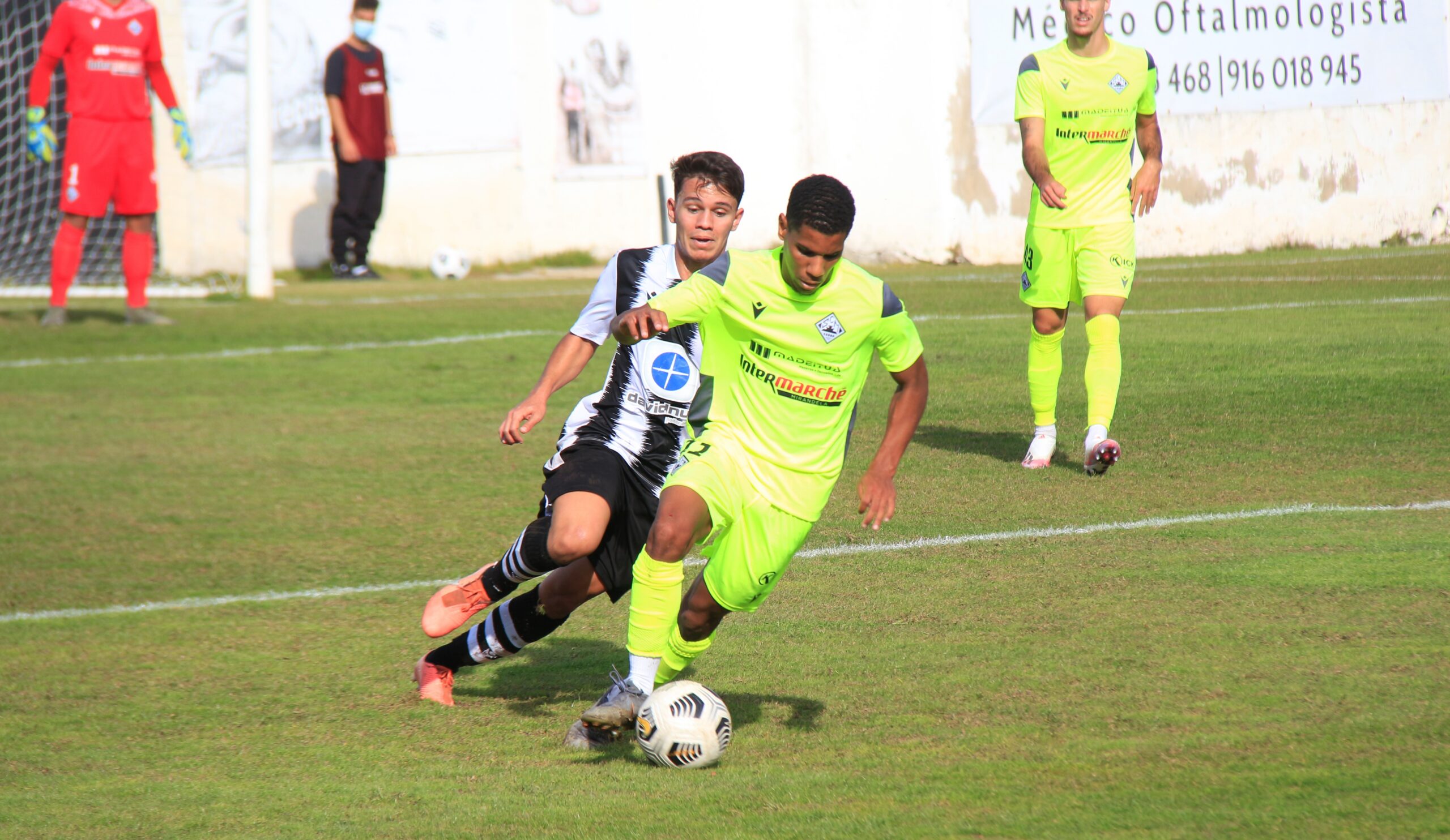 Futebol: Dérbi distrital termina empatado (1-1) e com críticas à arbitragem