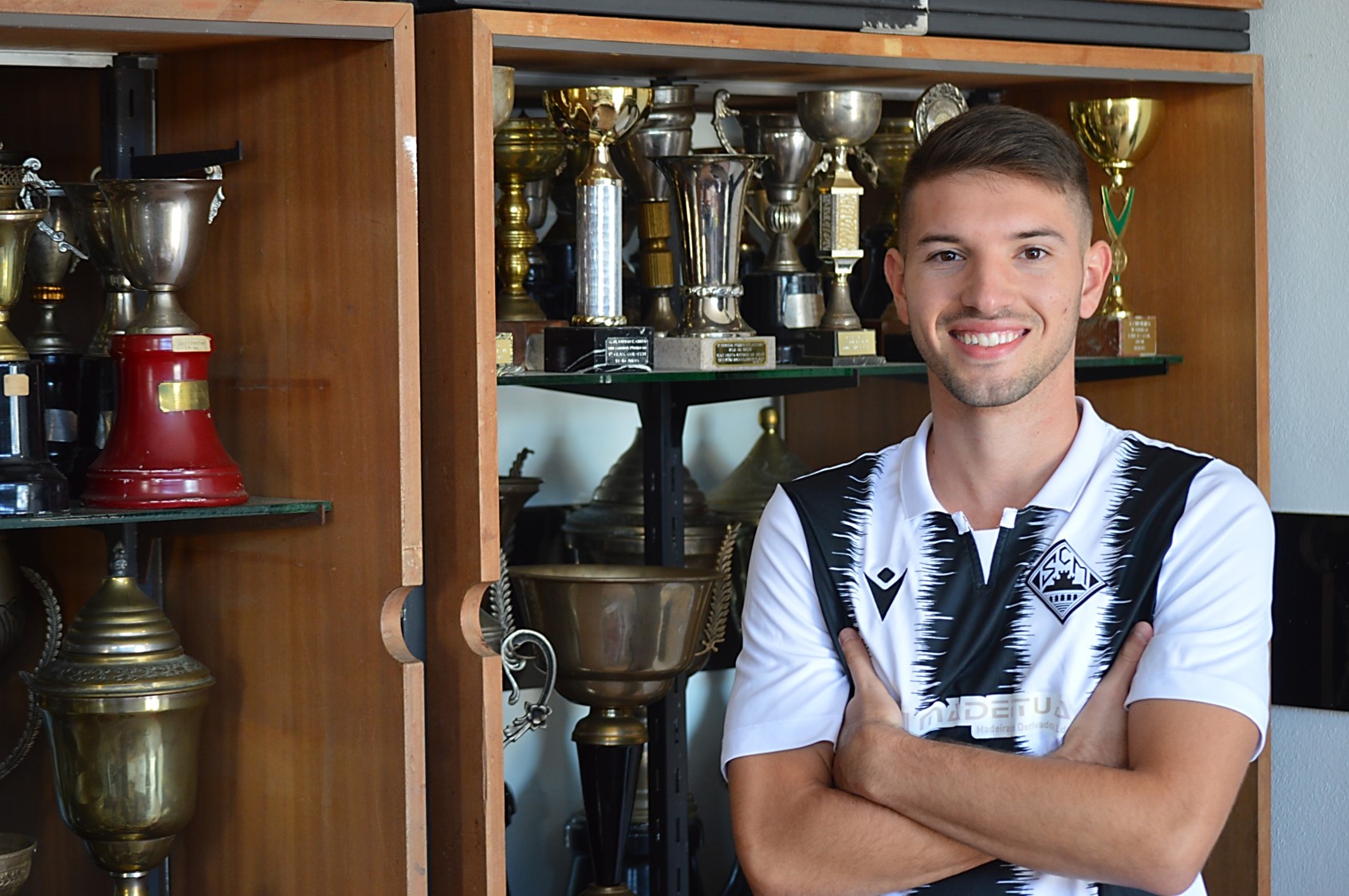 Futebol: Angel Gomes reforça ataque do S.C. Mirandela
