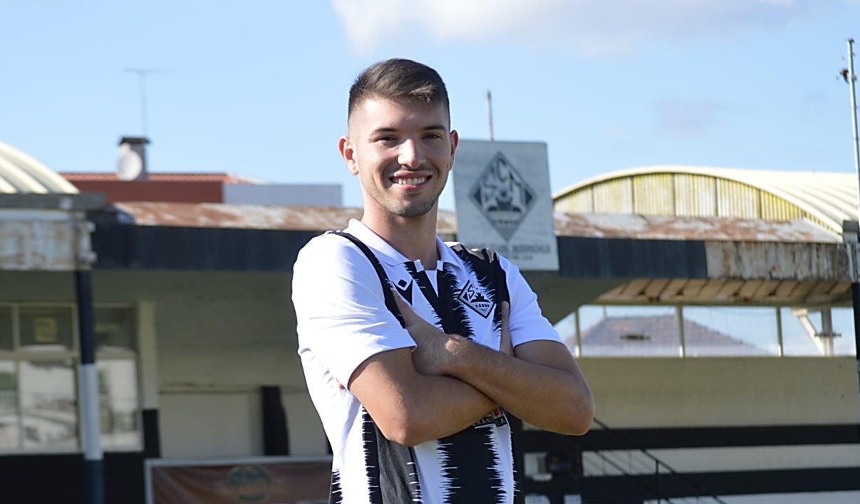 S.C. Mirandela garante contratação de Angel Gomes