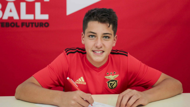 Brigantino assina contrato de formação com o Benfica