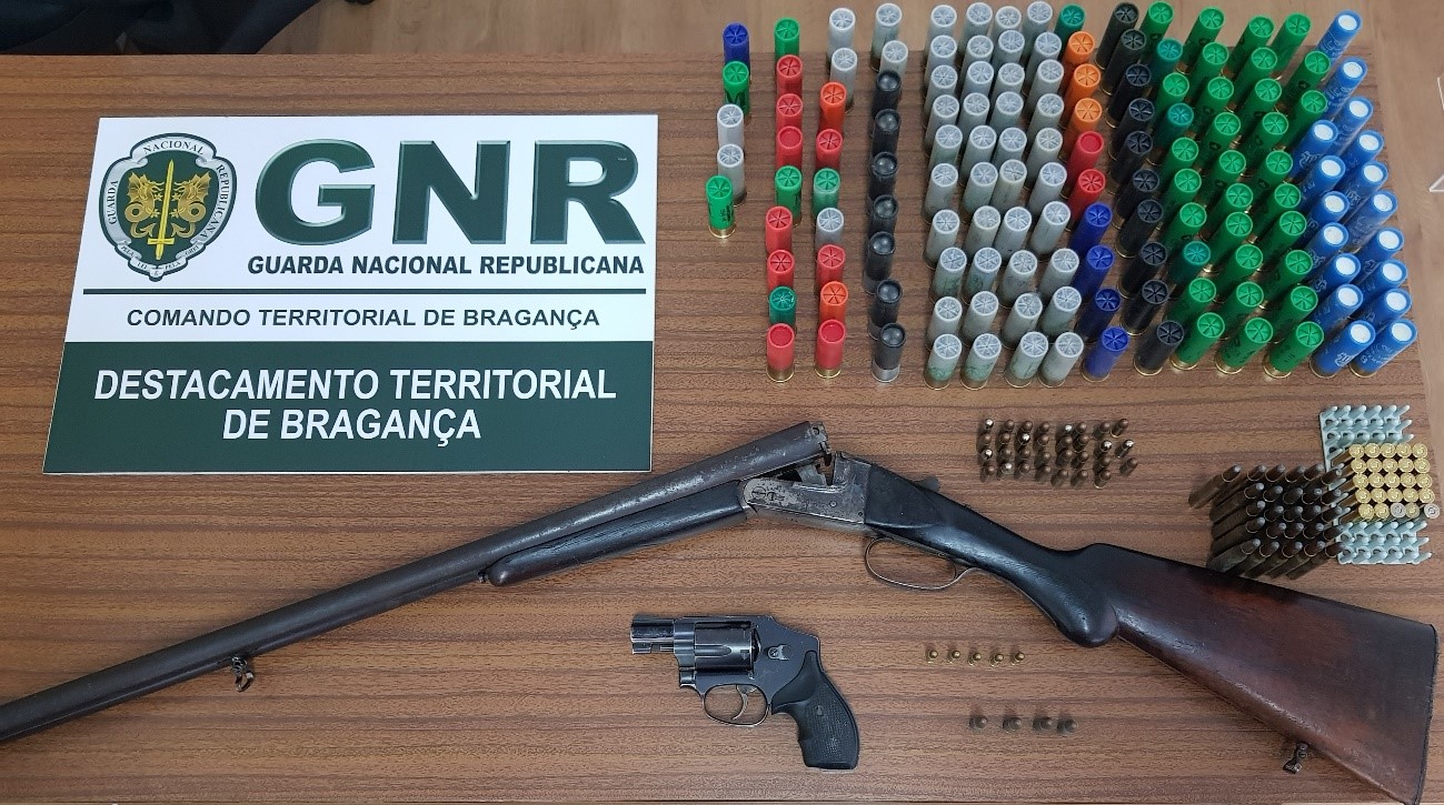 GNR apreendeu duas armas de fogo e munições em Macedo de Cavaleiros