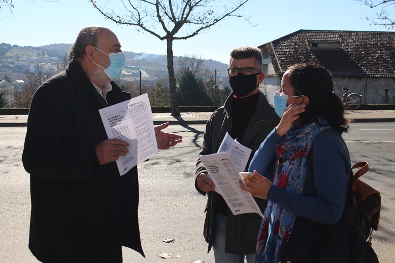 PCP de Bragança apresentou ideias e soluções para o SNS em frente ao Hospital de Bragança