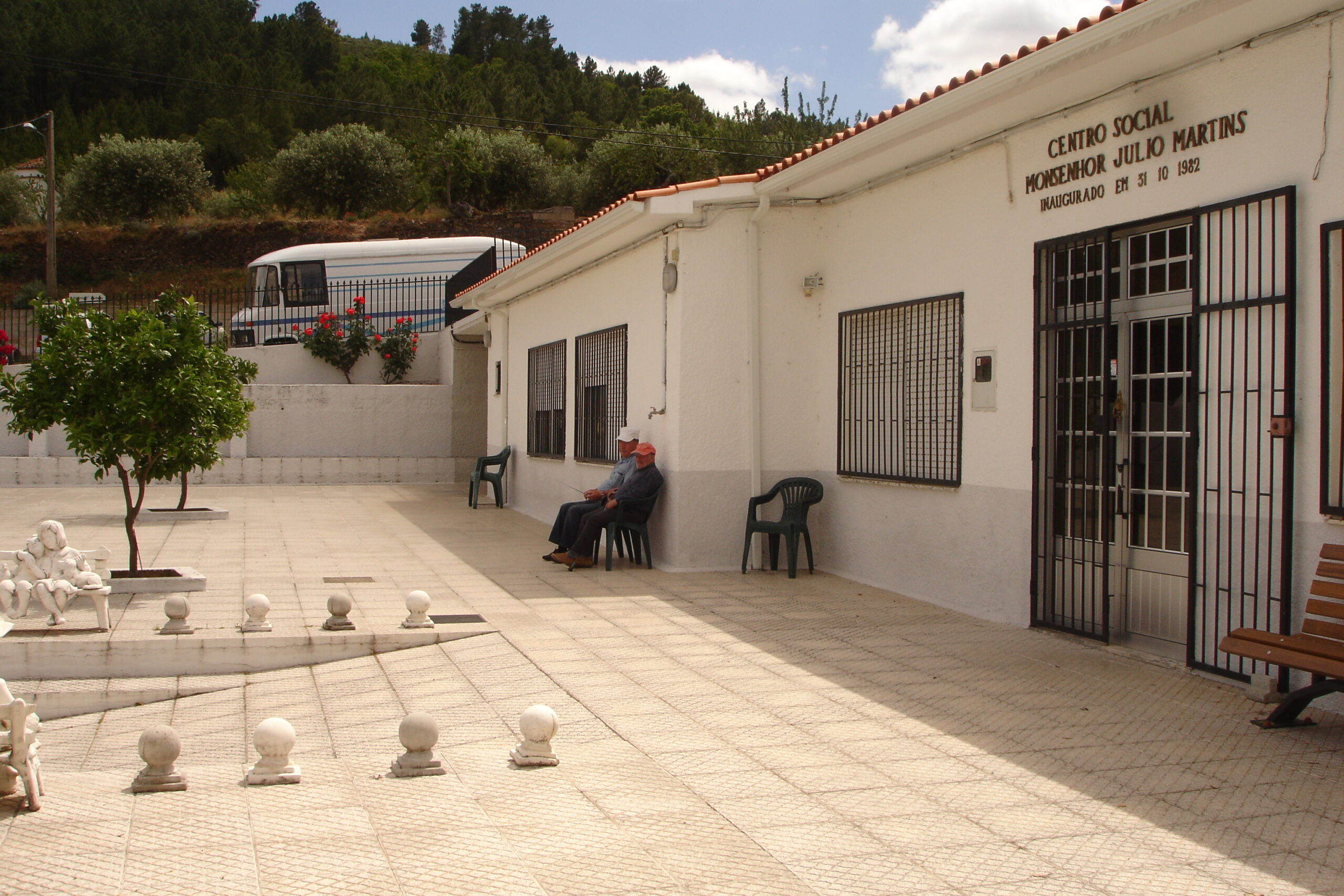 Covid-19: dois óbitos registado no lar de Ligares (Freixo) num dia com mais 97 casos positivos no distrito