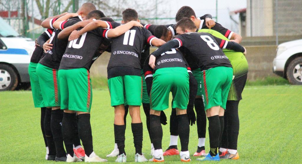 Futebol: Sendim vence Vila Flor e assume liderança do distrital