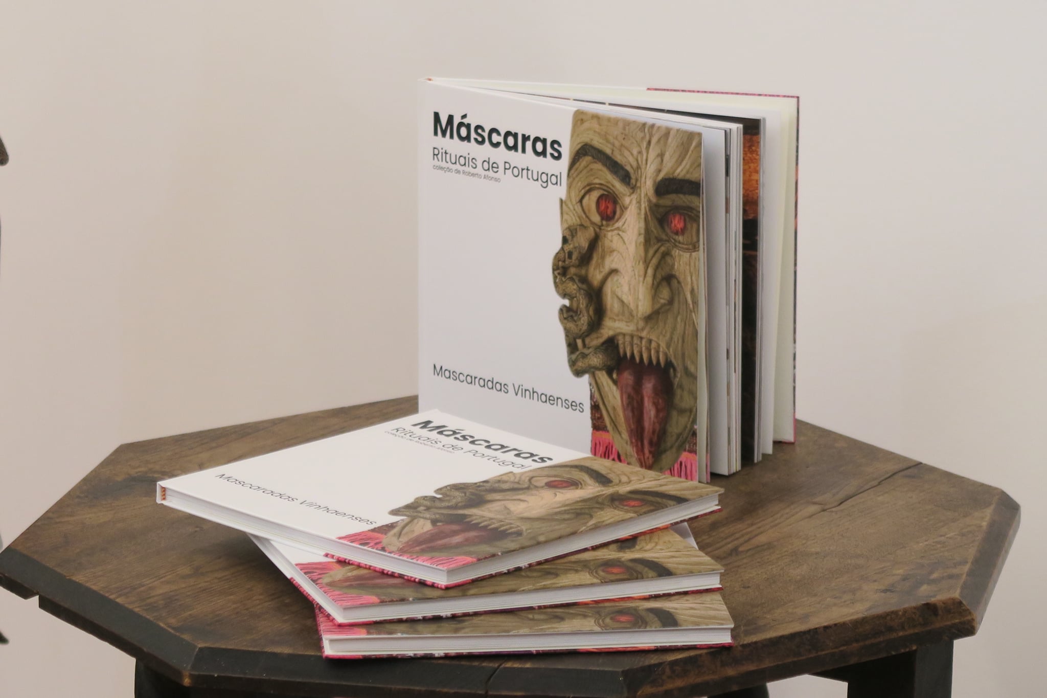 Livro “Máscaras Rituais de Portugal – Mascaradas Vinhaenses” retrata festas de inverno de Vinhais