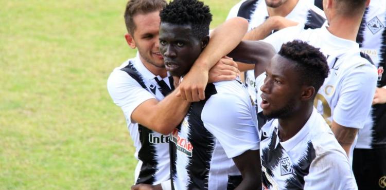 Da Guiné Bissau a Portugal com o sonho de singrar no futebol