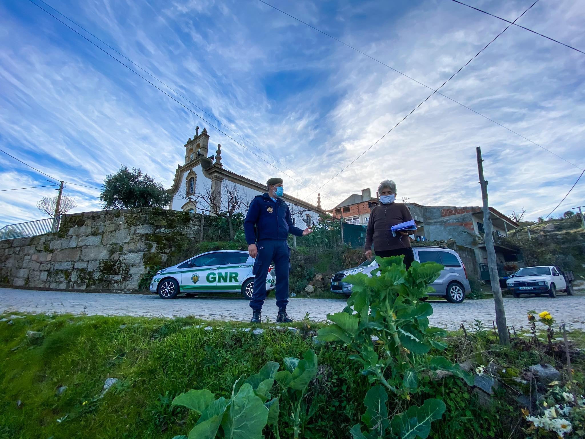 GNR alerta idosos para burlas por causa da alegada venda de vacina contra a Covid-19