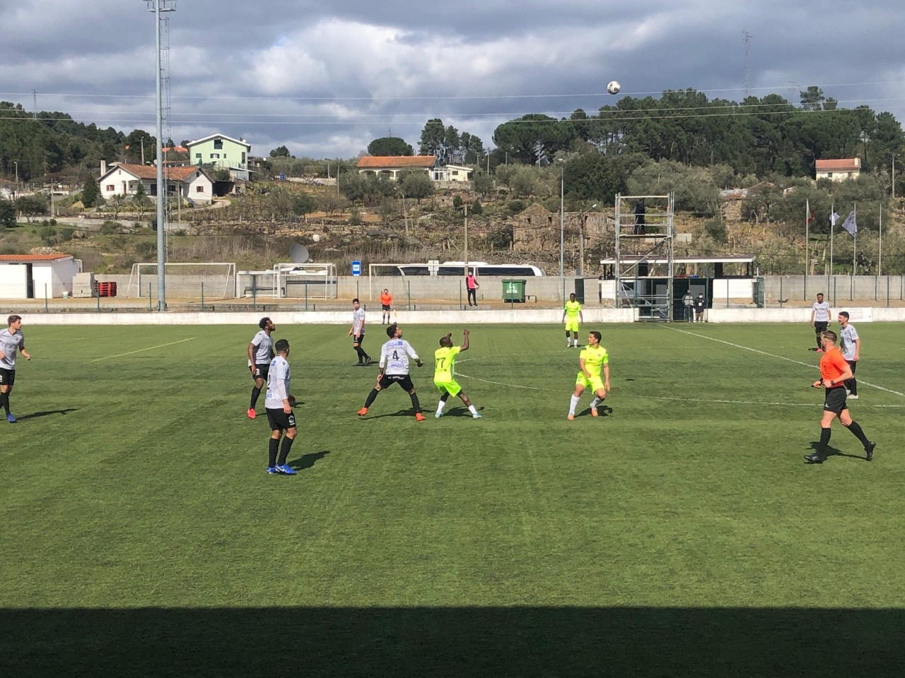 Futebol: Triunfo fora de portas deixa Mirandela mais perto da fase de acesso à 3ª Liga