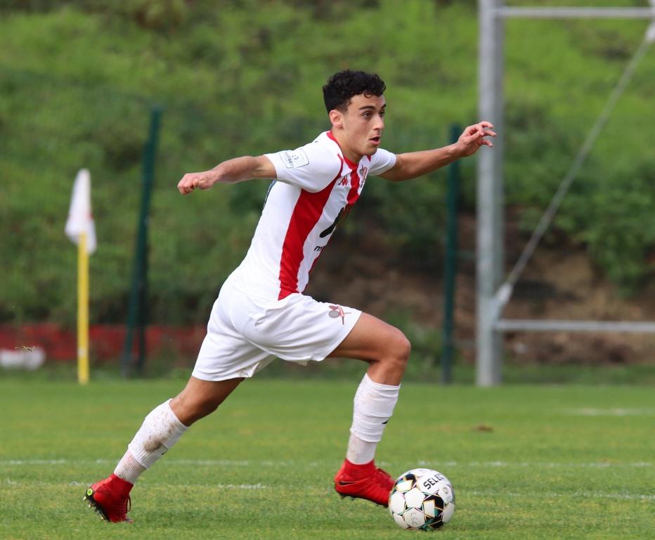 Futebol: Rodrigo Ferreira renova com o Leixões