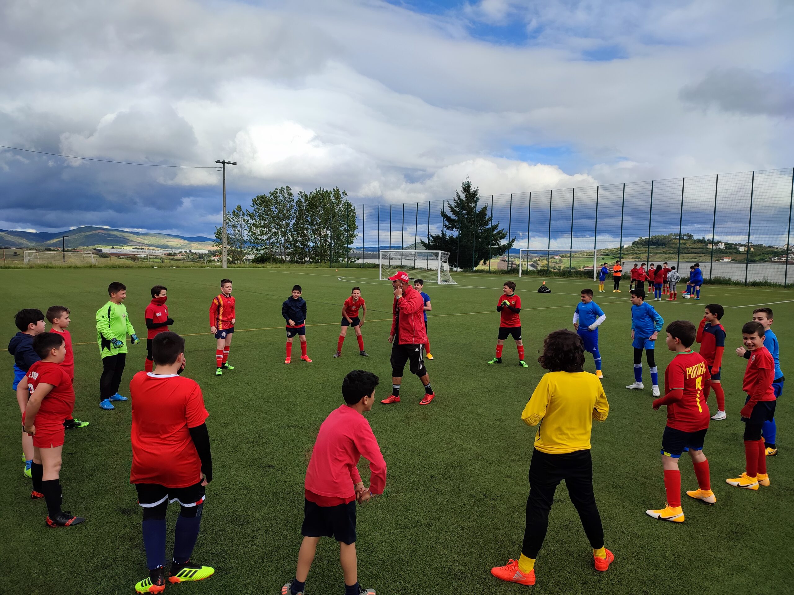 Futebol: Mãe d´Água, GDB e Escola Crescer retomam actividade das equipas de formação