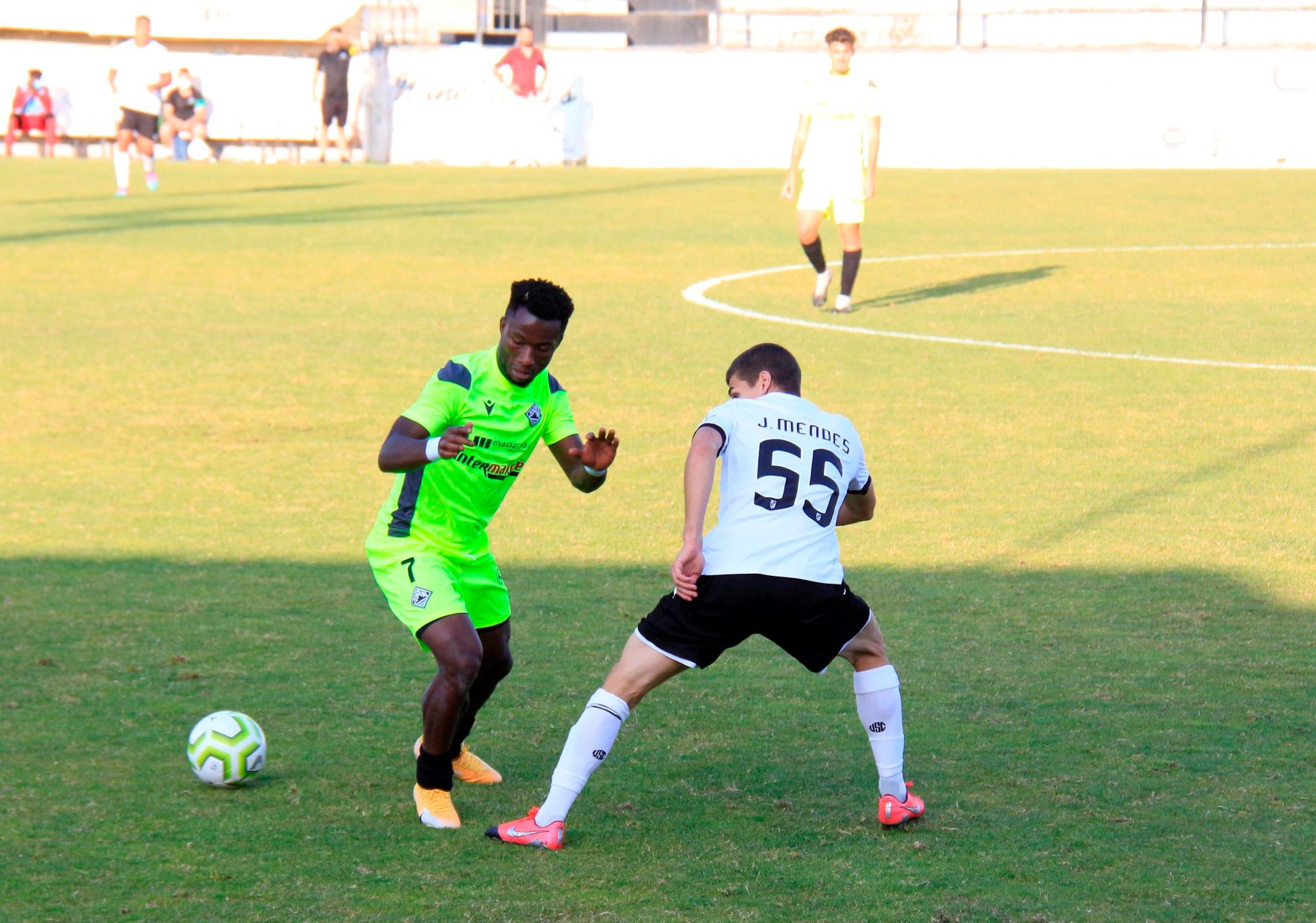 Futebol: Mirandela perde com o Guimarães B mas continua na luta pela subida à Liga 3