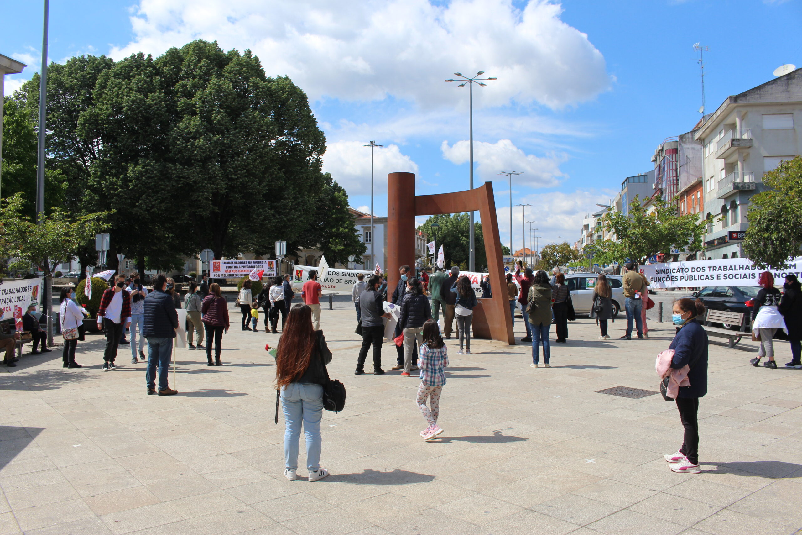 Faurecia volta a dispensar trabalhadores