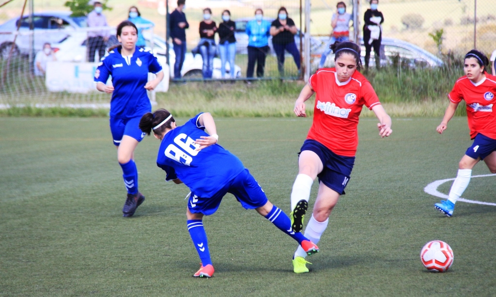 AD Paredes sofre derrota ao cair do pano