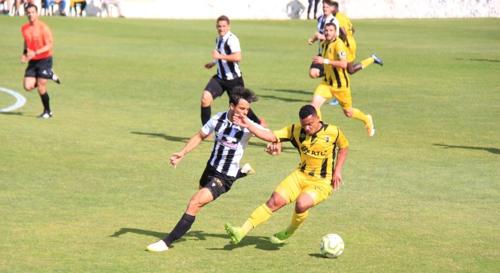 Futebol: Mirandela sofre derrota caseira e complica subida à Liga 3