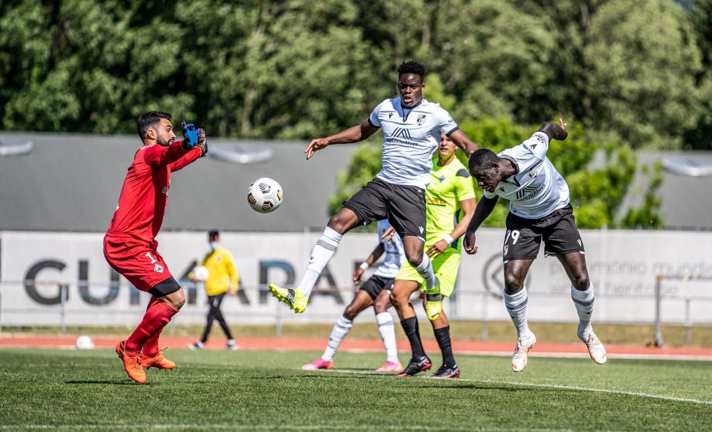 Futebol: Mirandela sofre derrota pesada