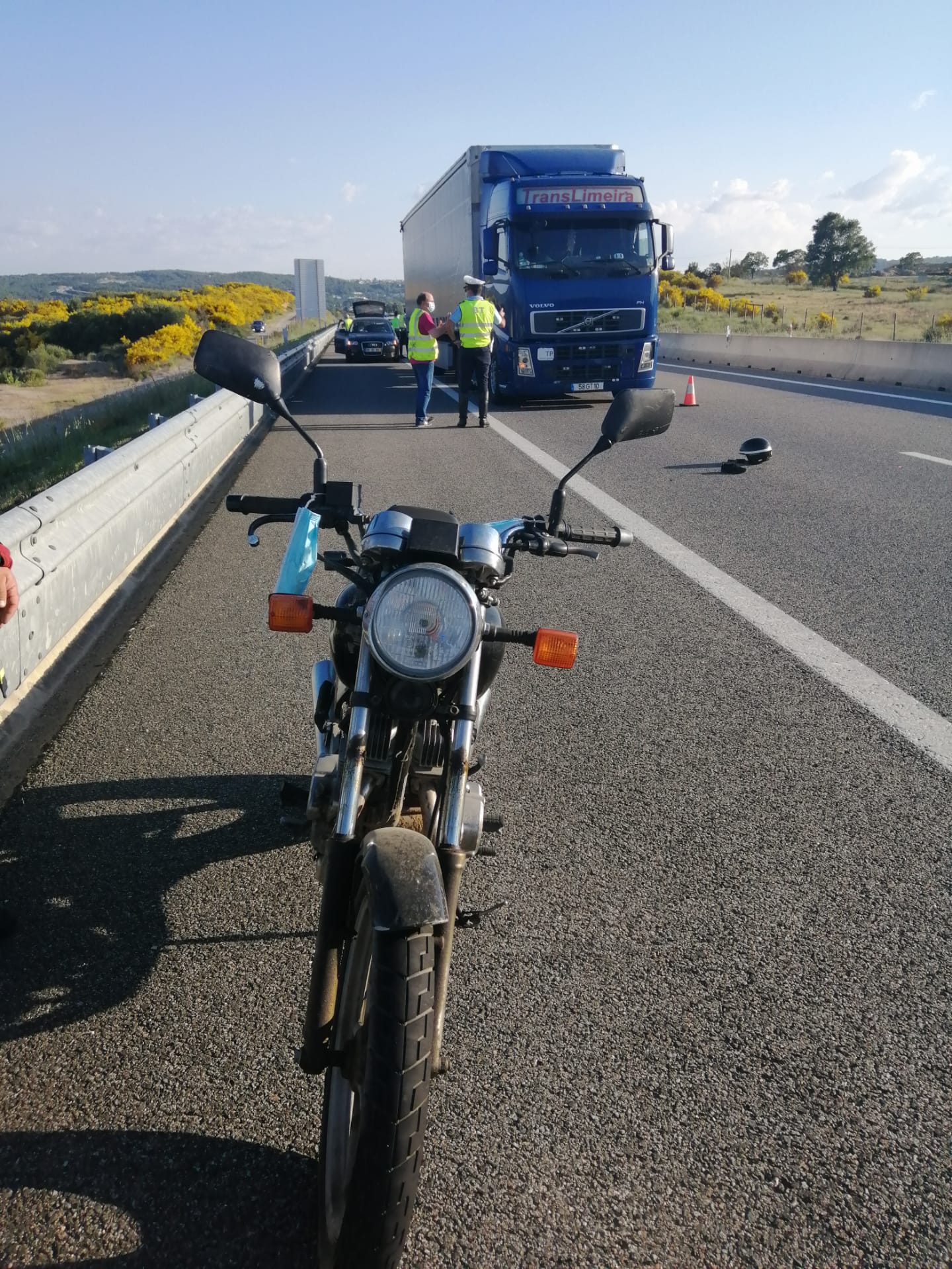 Colisão entre motociclo e viatura pesada em Bragança provoca dois feridos