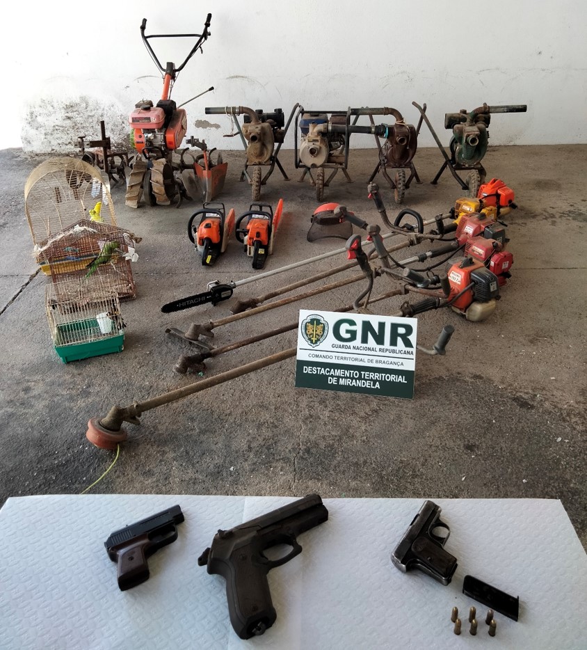 GNR detém homem em Mirandela por furto e posse de armas ilegais