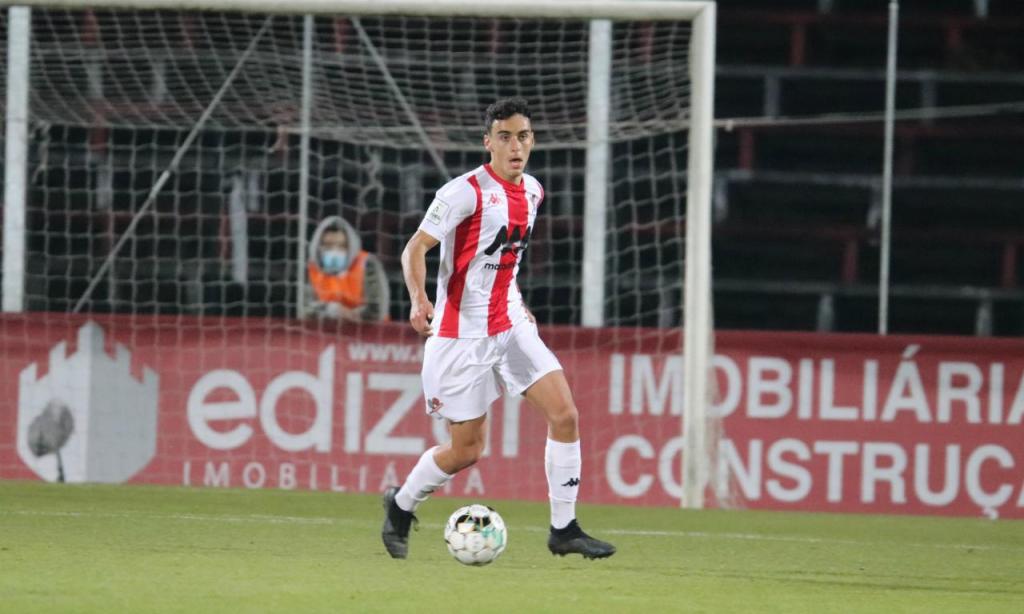 Rodrigo Ferreira: “A 2ª Liga é mais exigente, com jogadores muito experientes, mas isso faz-nos evoluir”