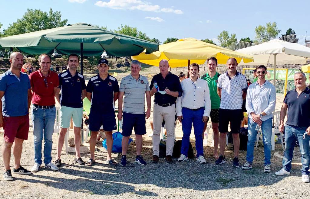 Futebol de Praia: Madjer está confiante no crescimento do futebol de praia feminino