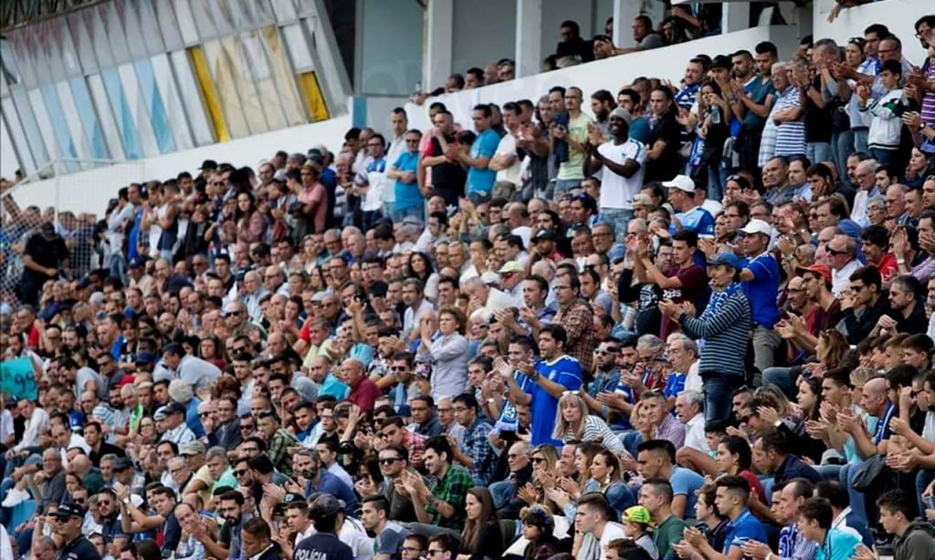 Público volta aos estádios nos jogos da Liga Profissional