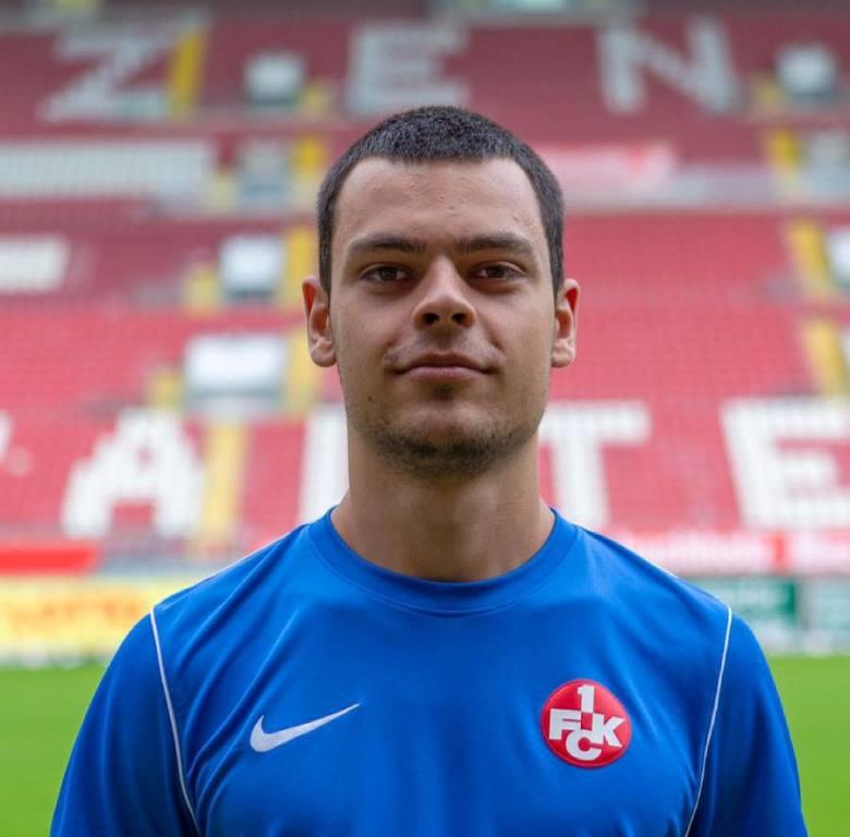 Futebol: Artur Santos vai para a terceira época a defender a baliza da equipa mais portuguesa da Alemanha