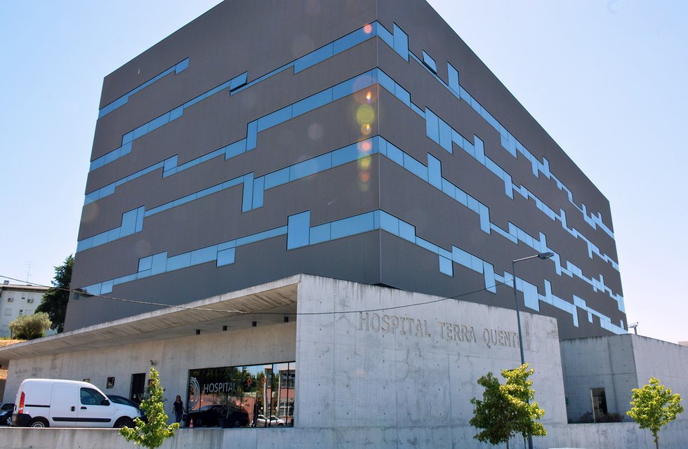 Utente de Macedo de Cavaleiros acusa hospital Terra Quente de negligência médica