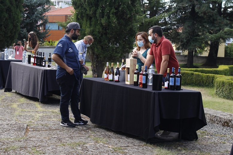 ACISB promove contacto entre produtores de vinhos locais e empresários da hotelaria e restauração