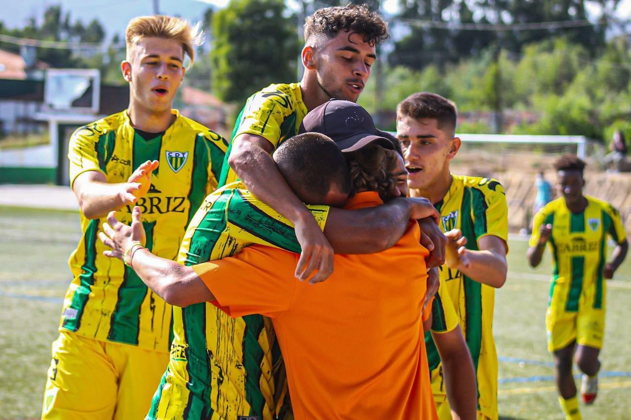 Futebol: Jogador brigantino inscrito na 1ª Liga