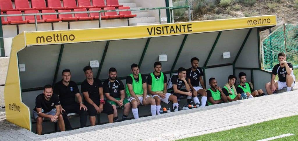 Futebol: Técnico do F.C. Vinhais coloca a pressão do lado do Nacional e garante um grupo motivado