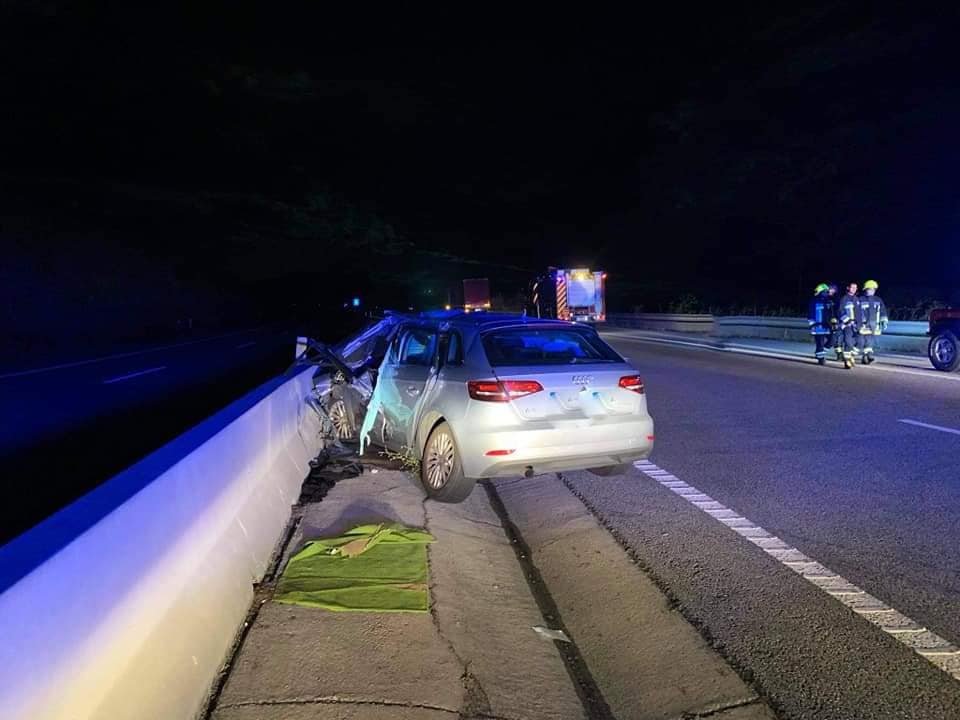 Colisão entre carro e veículo pesado provocou ferido grave na A4 perto de Sezulfe