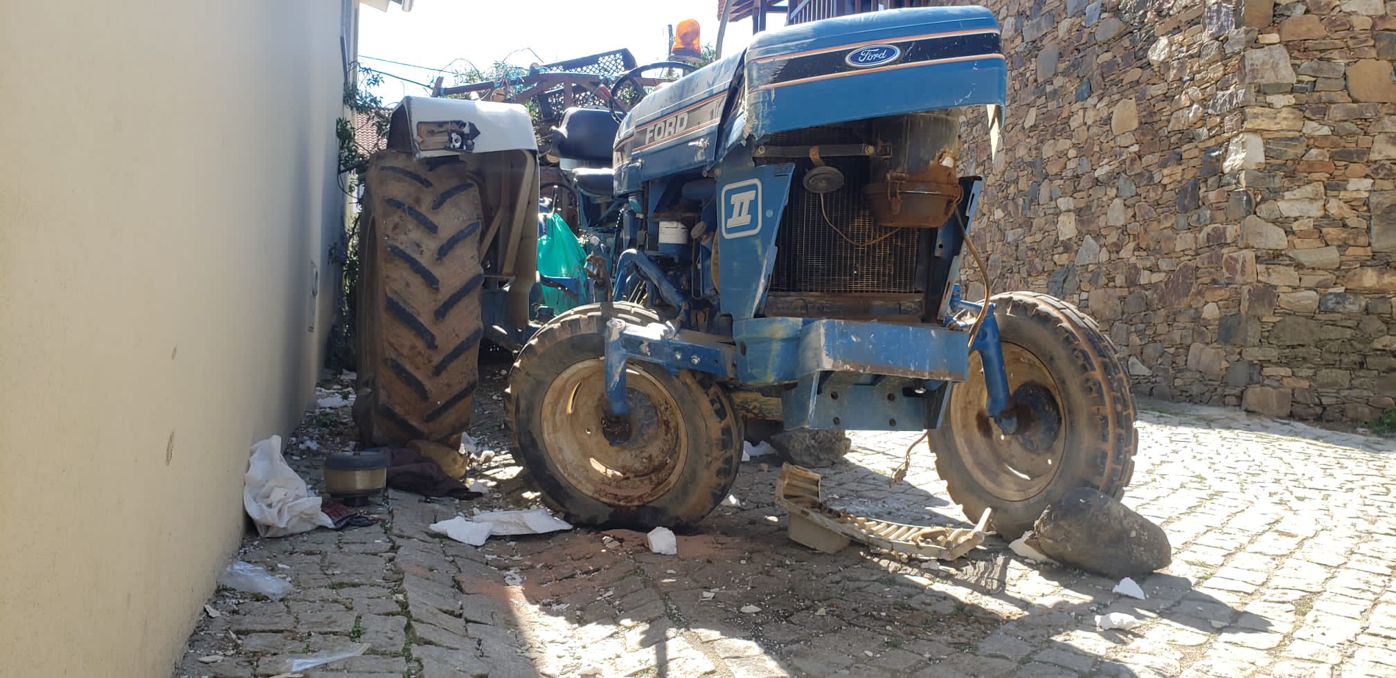 Acidente de tractor em Meixedo (Bragança) deixa mulher em estado grave