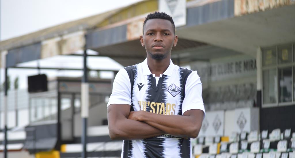 Futebol: Musa é reforço para o S.C. Mirandela