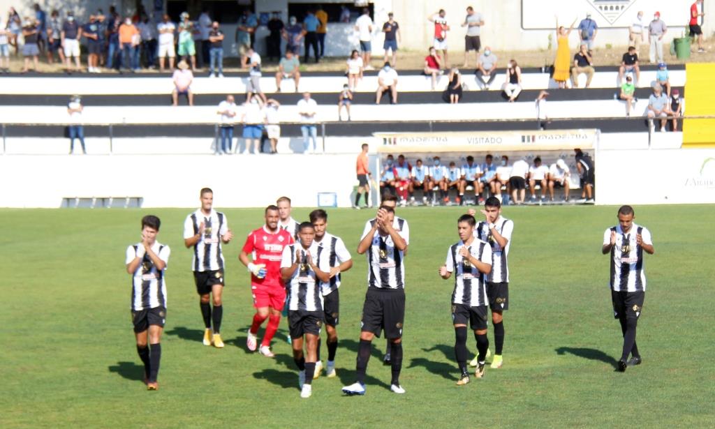 Futebol: Técnico do Mirandela cauteloso na abordagem ao jogo com o Santa Marta