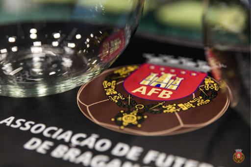 Sorteio: Calendários de futebol e futsal distrital sénior definidos na sexta-feira