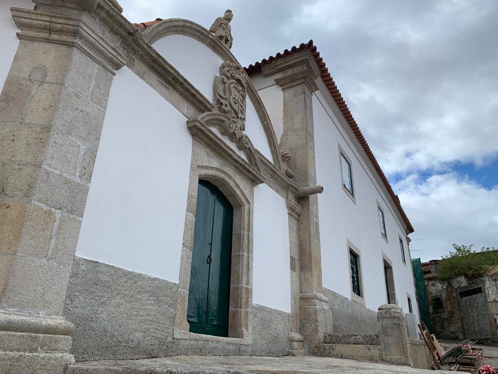 Câmara de Mirandela reabilita edifício da residência de estudantes e capela de São Miguel