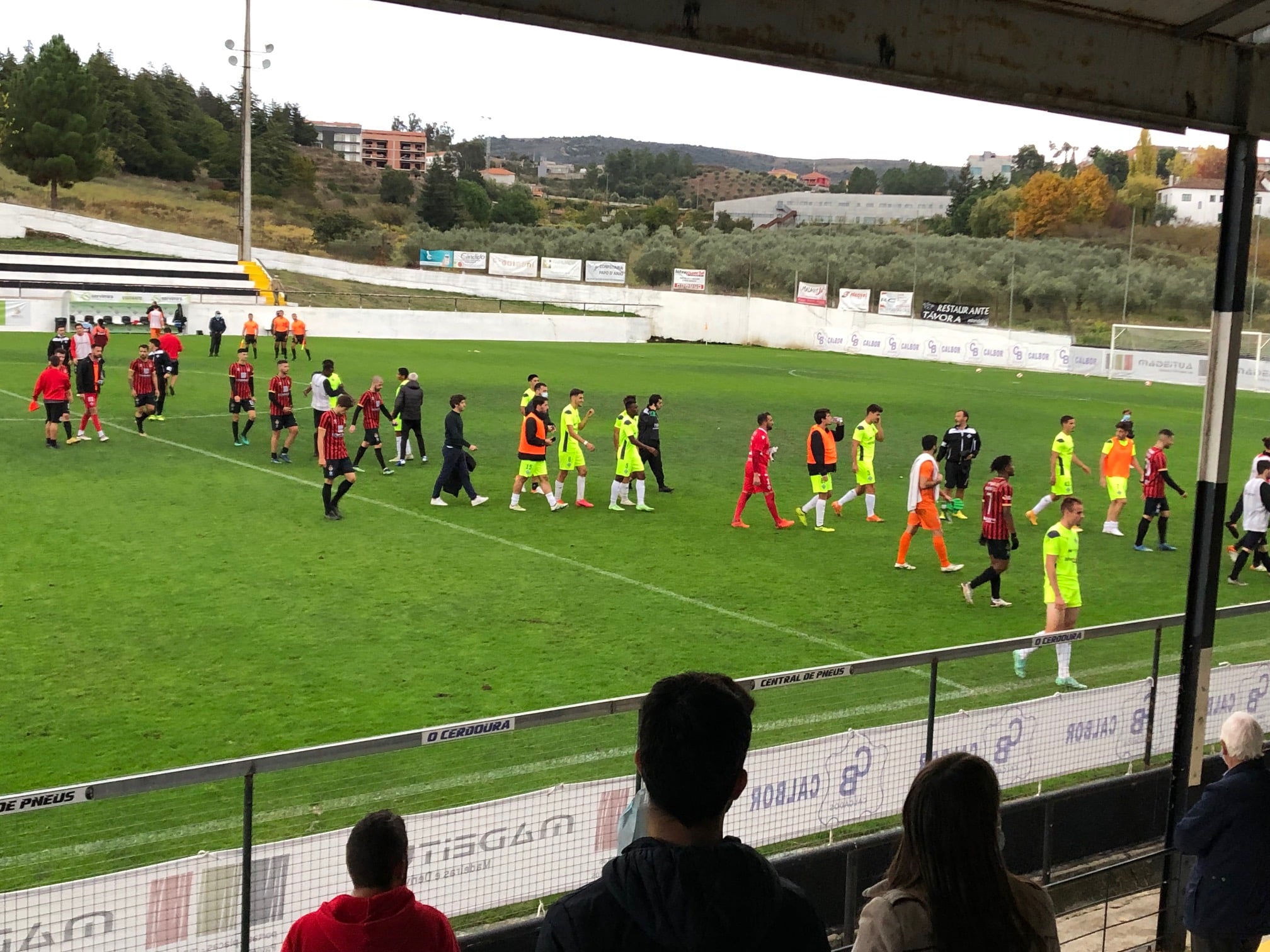Futebol: Mário Borges marca na vitória do Mirandela e Coelho defende um penálti