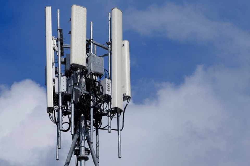 Autarcas dos municípios com pouca rede móvel e internet reivindicam instalação do 5G