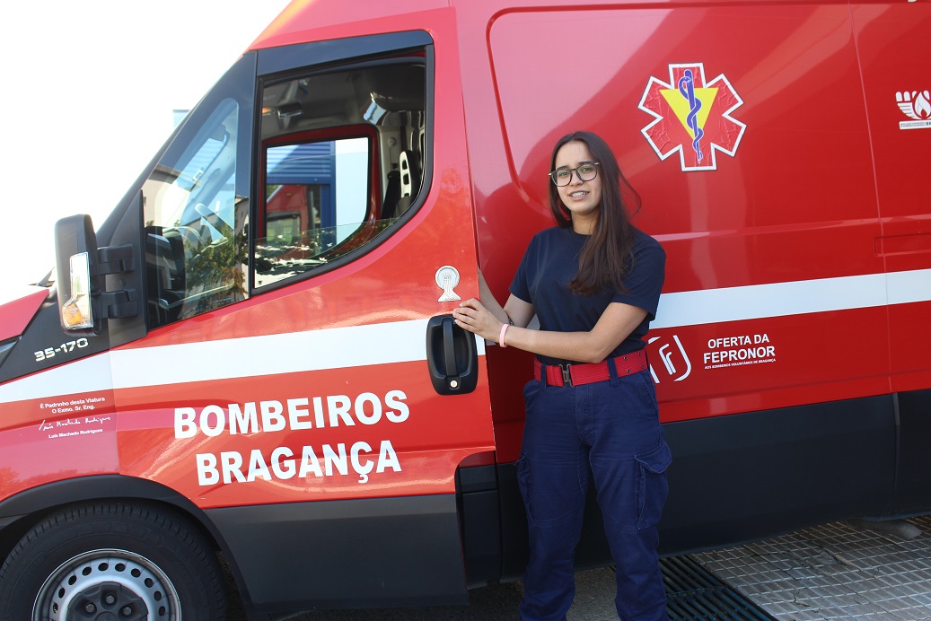Bombeiros voluntários: espírito de missão mas também crescimento pessoal