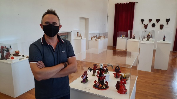 Colecção de Roberto Afonso composta por 170 peças exposta no Centro Cultural de Vinhais