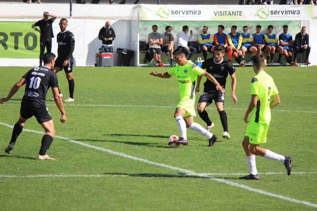 Futebol: Mirandela cede empate caseiro