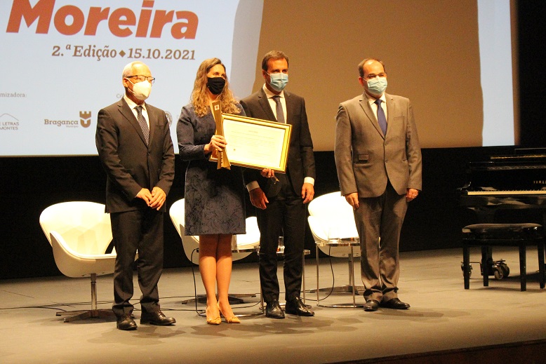 II Prémio Literário da Lusofonia Professor Adriano Moreira entregue a autora brasileira