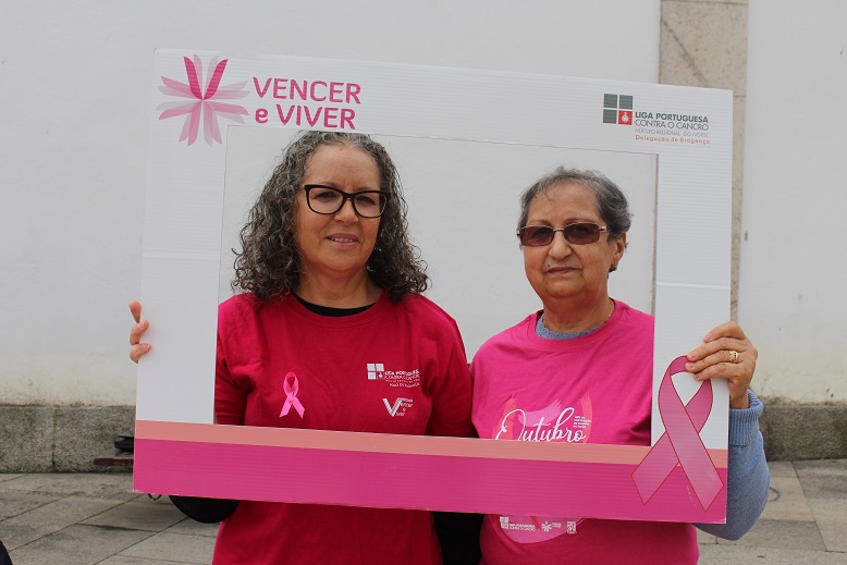 Testemunho de duas sobreviventes do cancro da mama que agora ajudam quem luta para se livrar dele