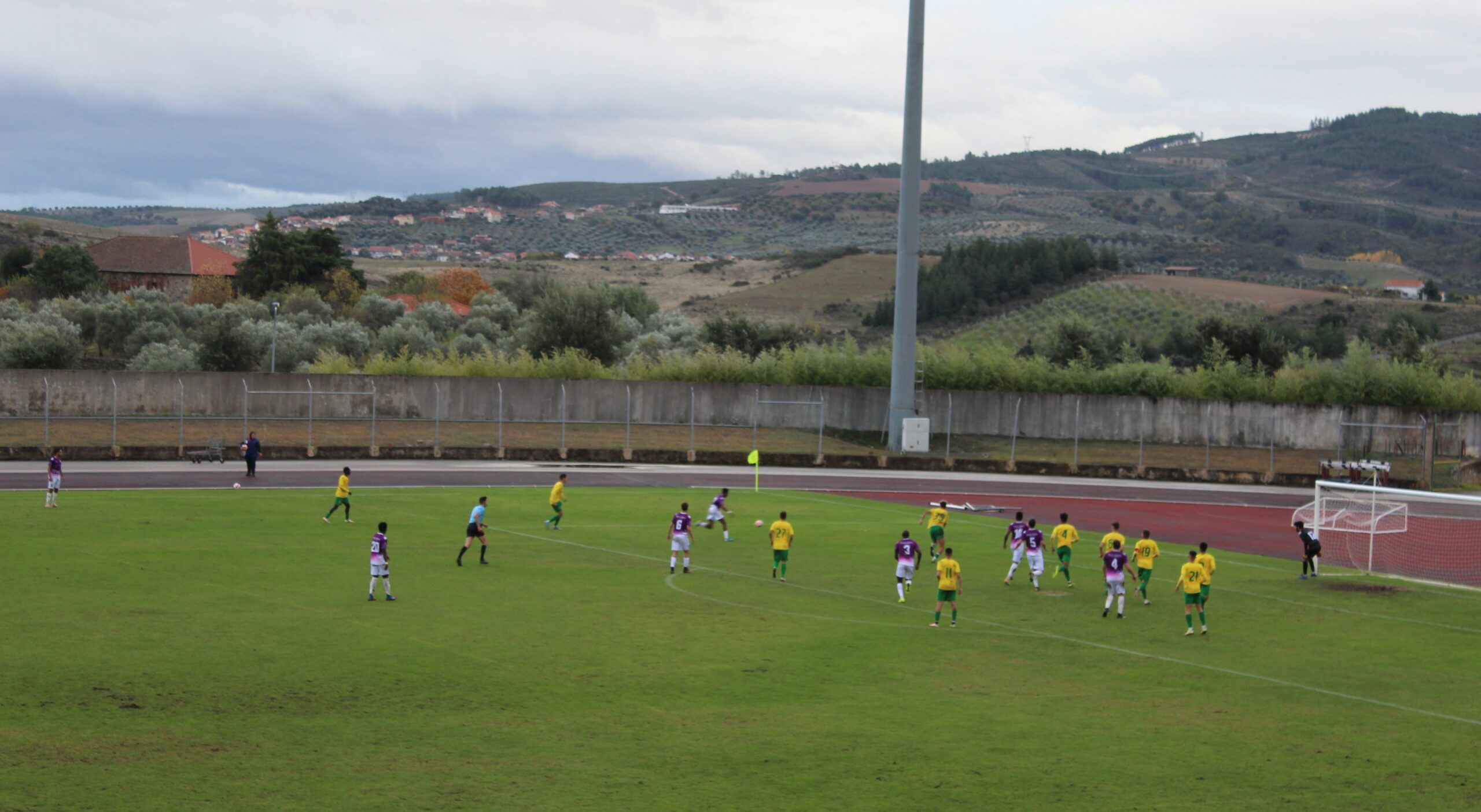 Futebol: Macedo volta a perder e já é lanterna vermelha