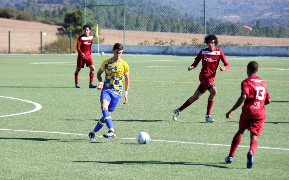 Futebol: Rebordelo, Vimioso e FC Vinhais em vantagem na primeira eliminatória da Taça Distrital