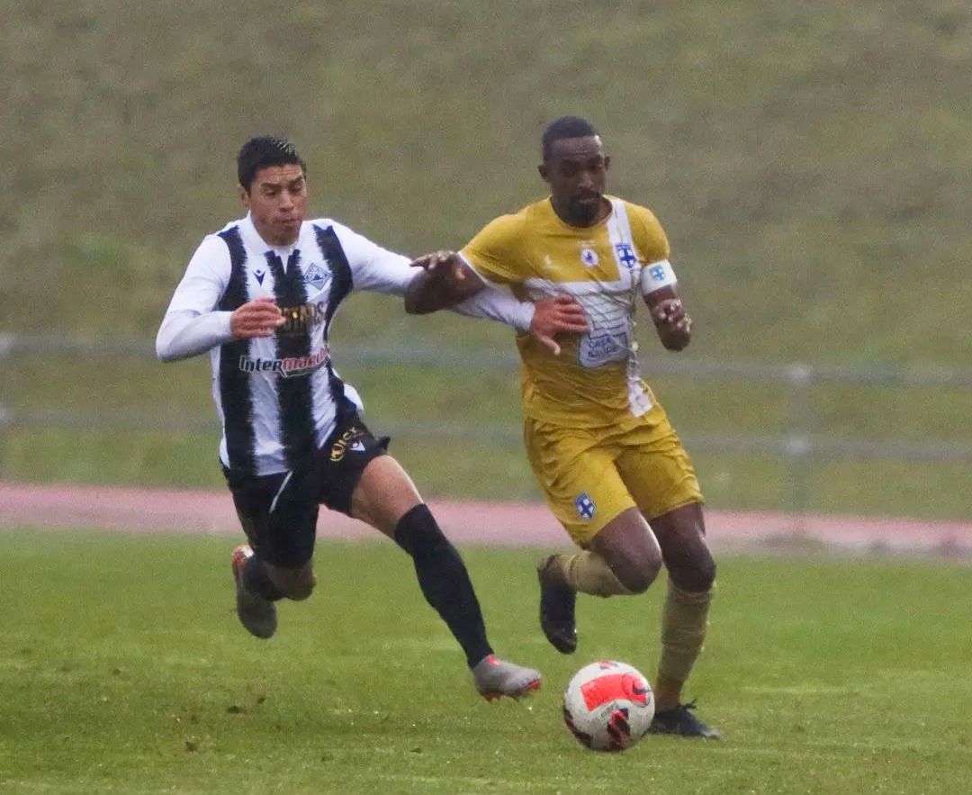 Mirandela assume comando do campeonato