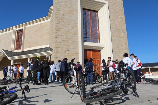 Alunos da escola Miguel Torga tiveram aulas enquanto pedalavam por Bragança