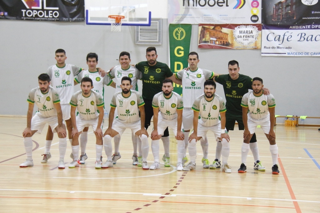 Futsal: Costinha dá favoritismo ao Caxinas mas garante ter argumentos para vencer