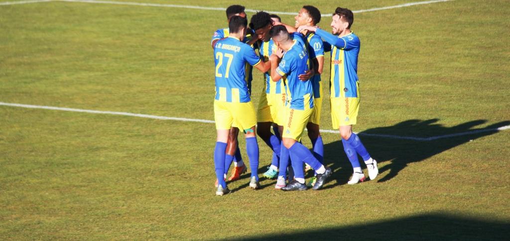 Helton mostra veia goleadora no triunfo expressivo do GDB